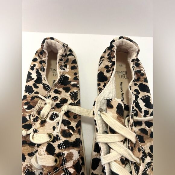 Time and Tru Leopard Print Sneakers | Women’s Size 11 Memory Foam Casual Shoes - Picture 5 of 9